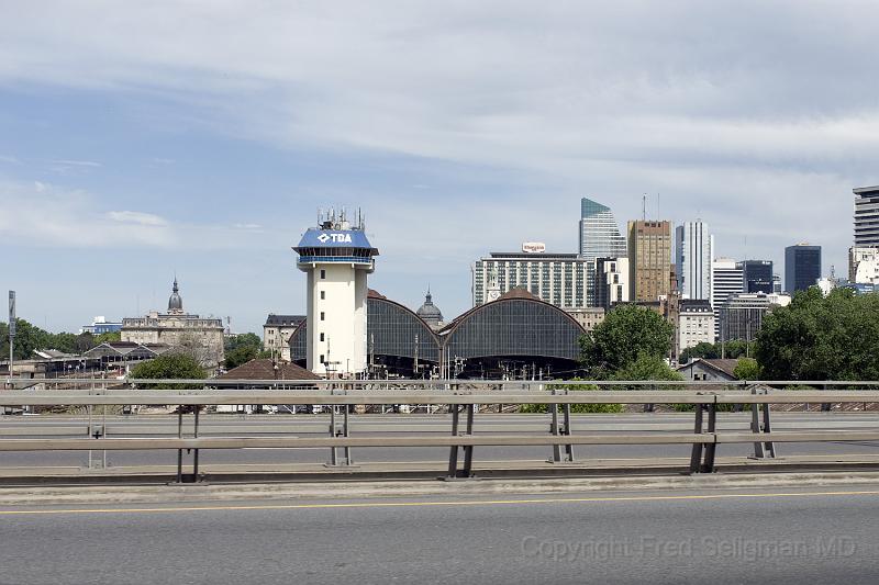 20071201_151050  D200 3900x2600.jpg - Buenos Aires. Railway station in center with dome (Retiro RR). Sheraton Hotel behind, dome of Post Office Building is on left